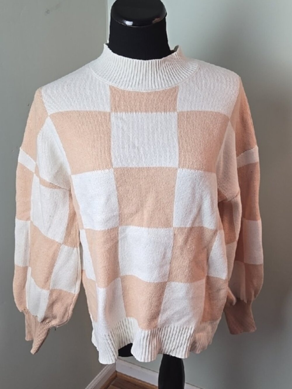 🎁 Zesica Checkerboard Nuetral Sweater